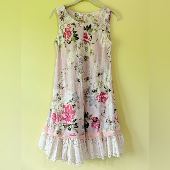 Bombay Paisley Floral Linen Dress with Eyelet Lace Trim - Medium - Picture 2 of 8